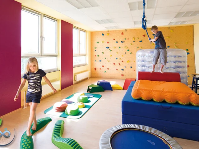 آشنایی با انواع کاردرمانی در مشهد